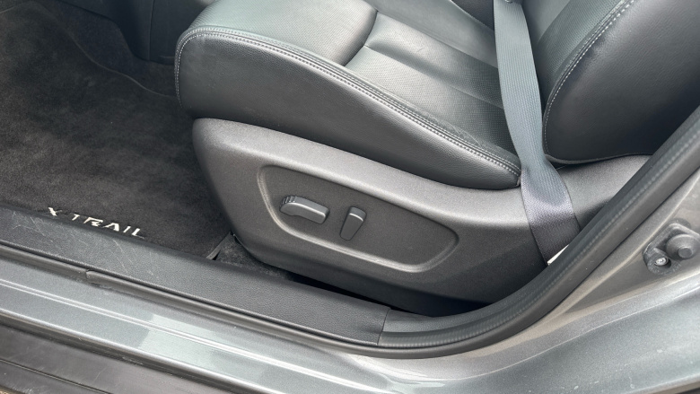 Nissan X-Trail 1.6 dCi Tekna 5dr Xtronic Diesel Station Wagon